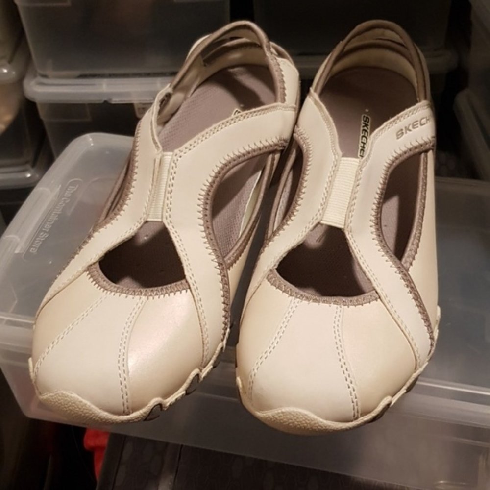 Skechers Grey Iridescent Sneakers 9.5M